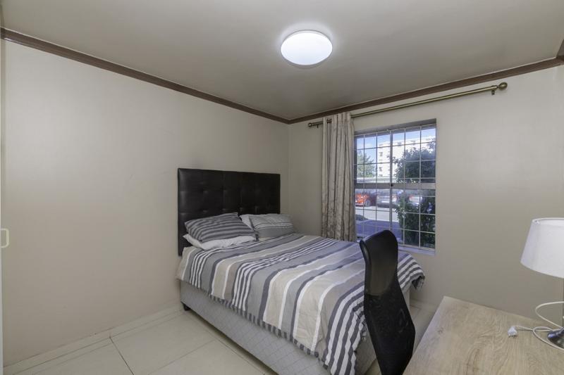 2 Bedroom Property for Sale in Rosebank Western Cape